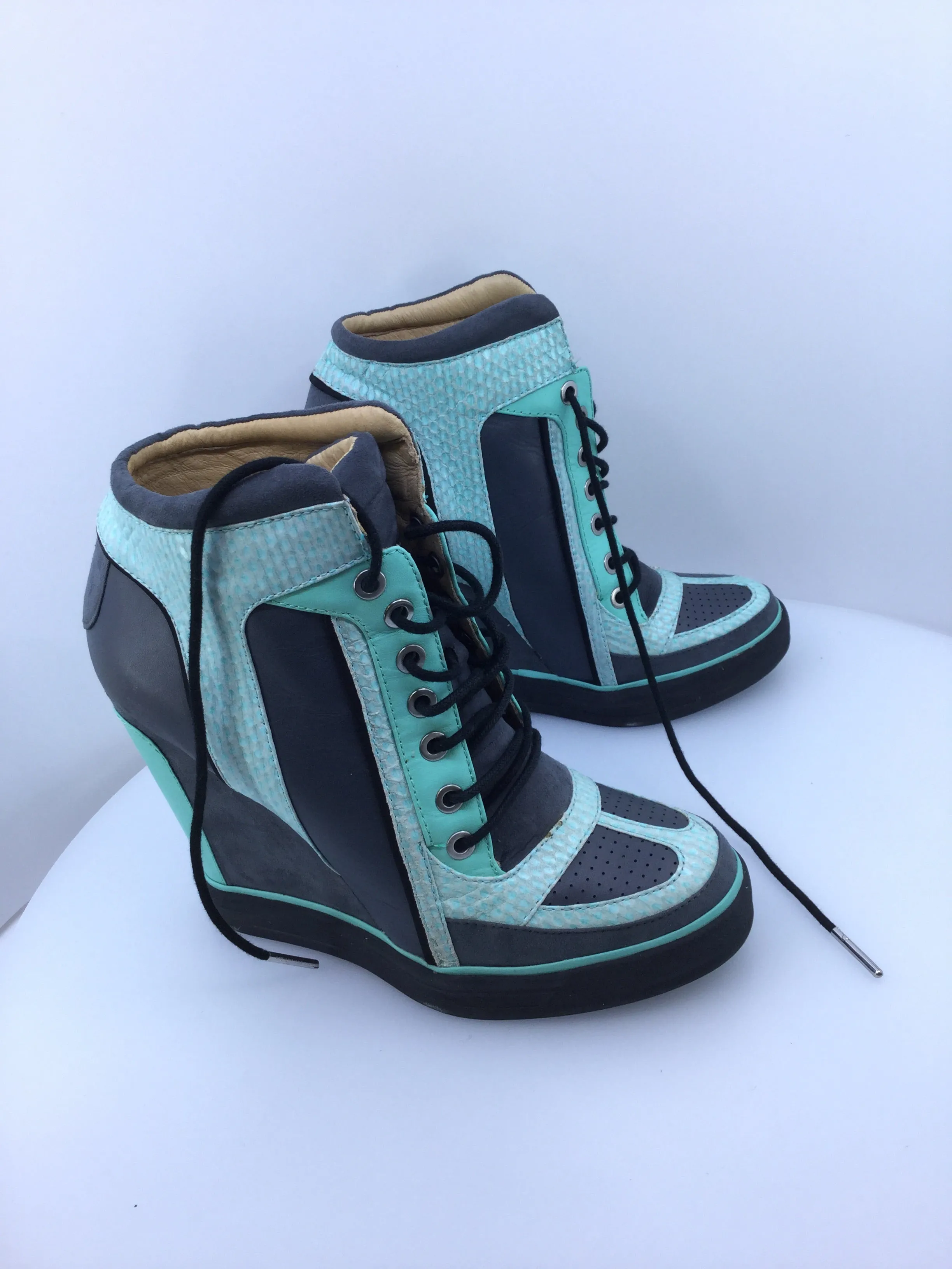 GWEN STEFANI L.A.M.B WEDGE HEEL SNEAKERS