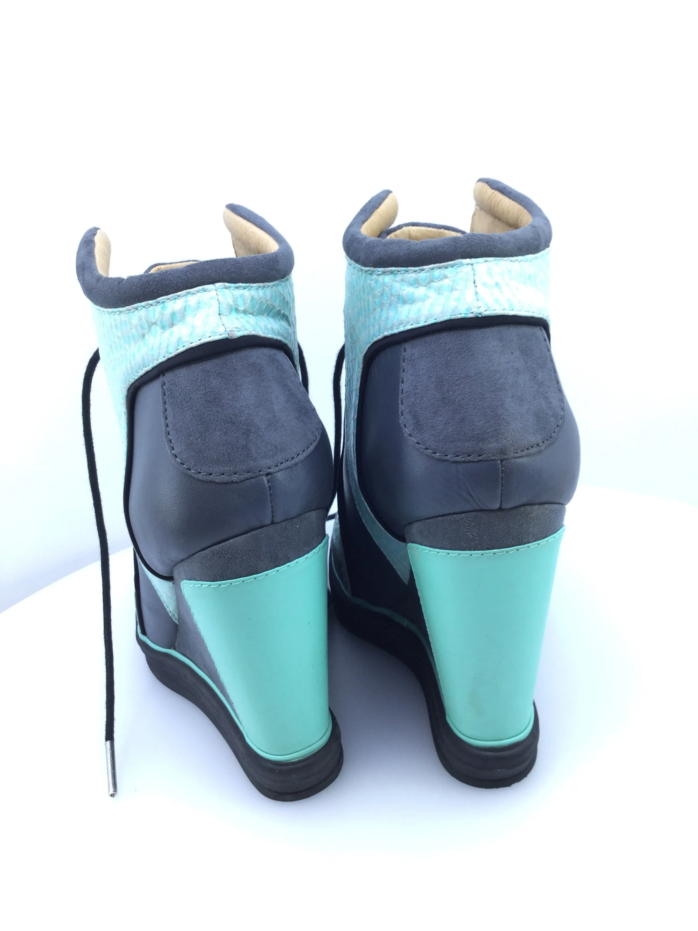 GWEN STEFANI L.A.M.B WEDGE HEEL SNEAKERS