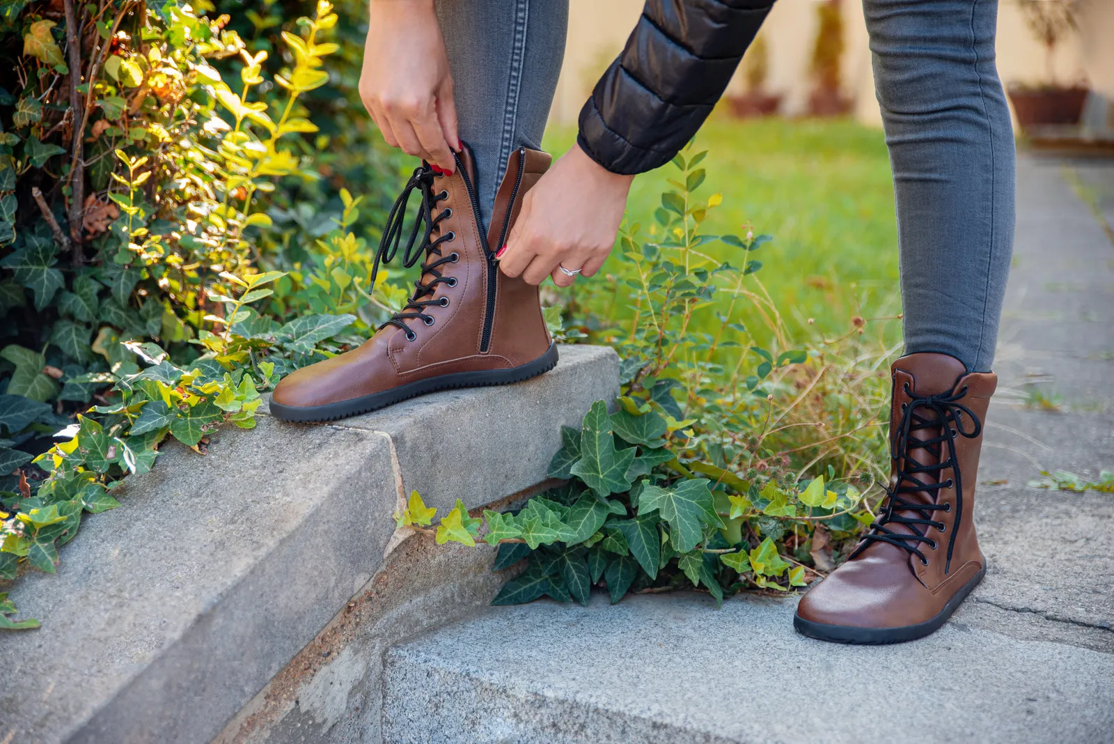 Jaya Comfort Women’s Zip-up Boots – Brown