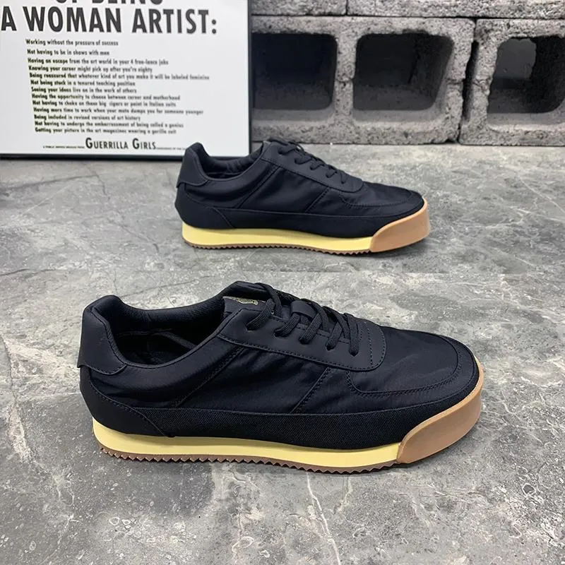 Men's breathable thick-soled casual sneakers