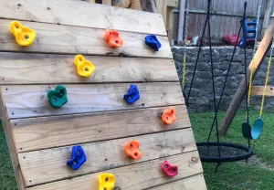New 25 Pcs Colourful Pig Nose Shape Rock Climbing Holds with Blue & Green Auxiliary Handles, Indoor Outdoor Playground Wooden Play Set Build Exercise Toy Accessory - Mounting Hardware Kit Included