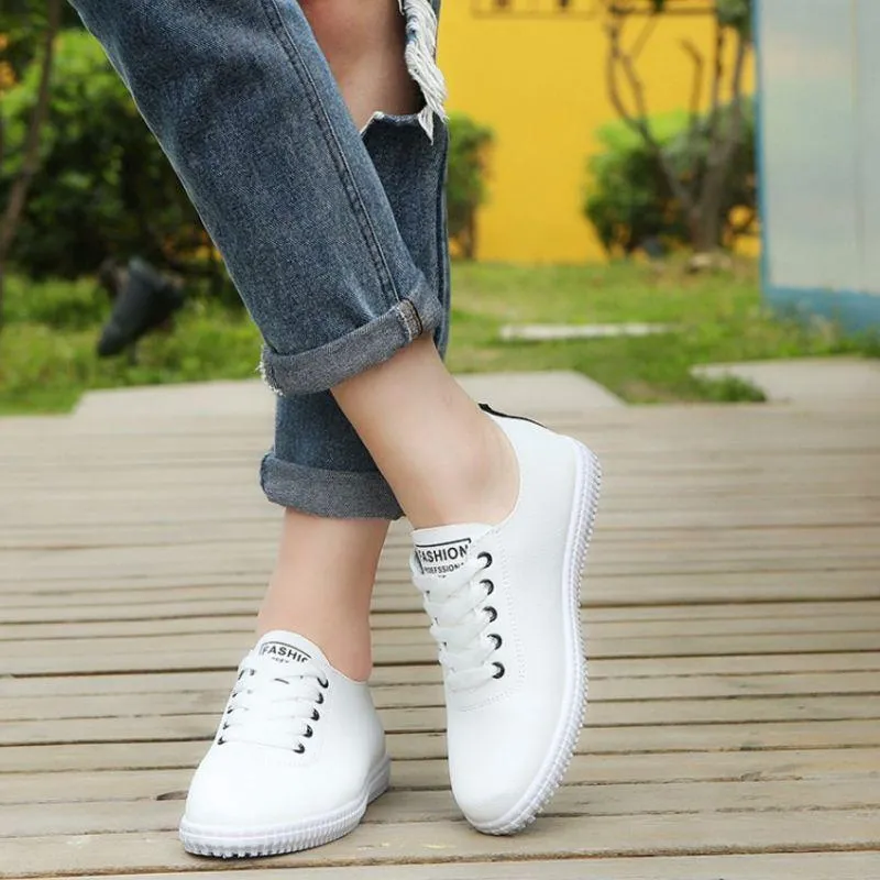 Simple and Casual Round Toe Sneakers