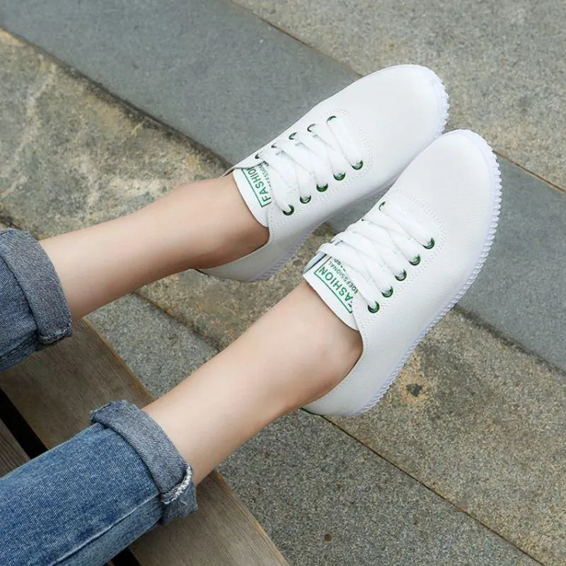 Simple and Casual Round Toe Sneakers