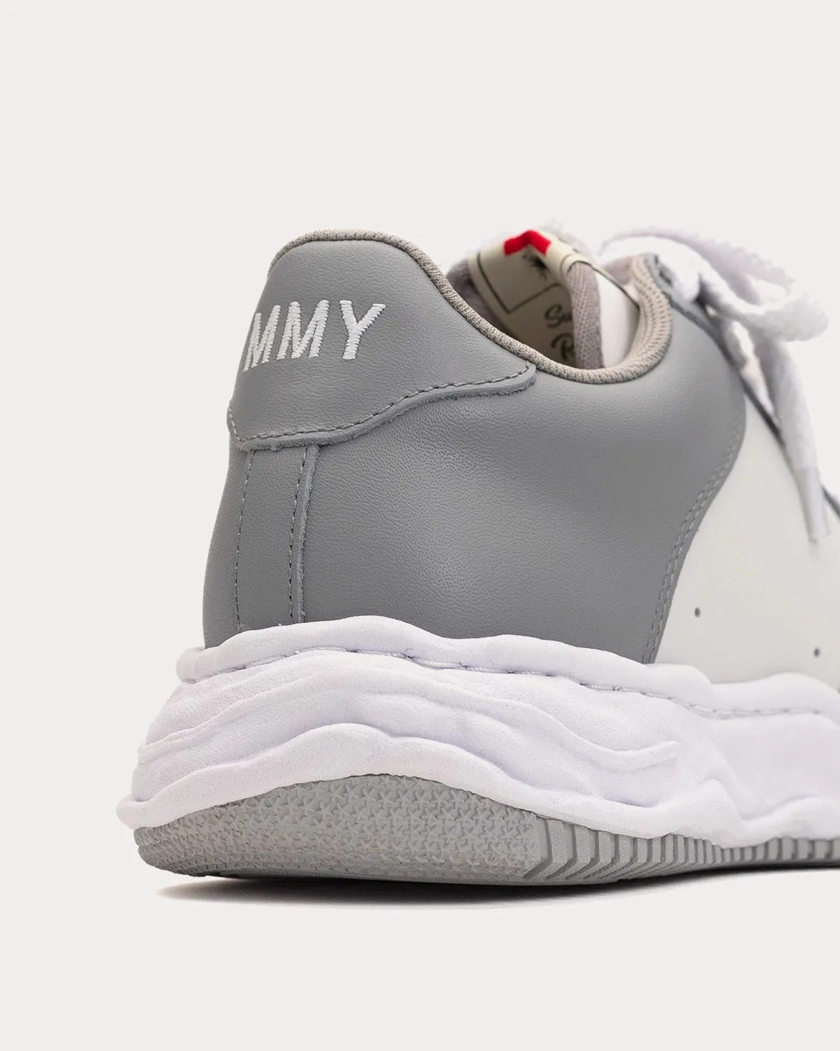 Wayne OG Sole Grey / White Low Top Sneakers