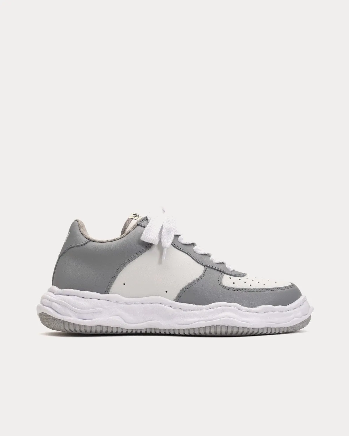 Wayne OG Sole Grey / White Low Top Sneakers